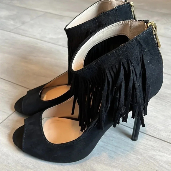 QUIPID Faux Suede Tassel Strap High  Heels, Size 8.5 - Picture 5 of 9